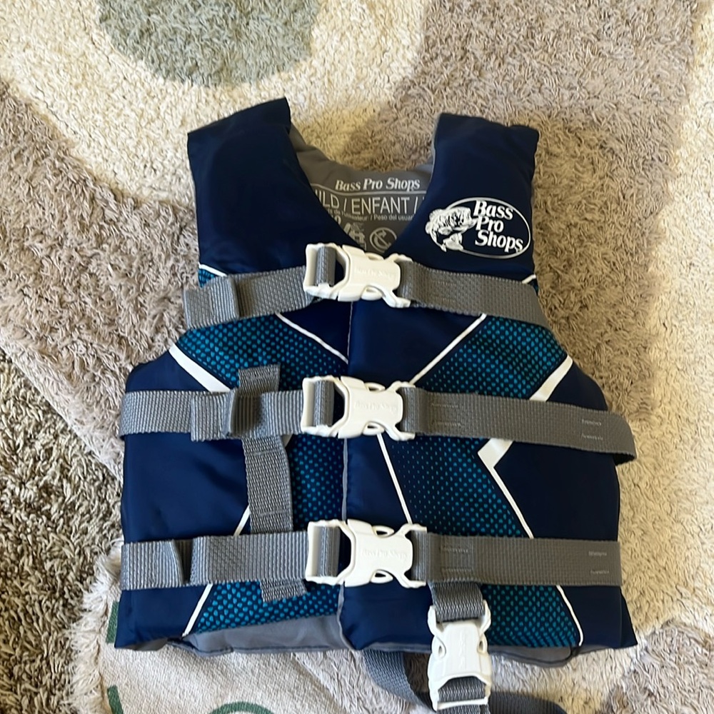 Bass Pro Shops Life Vest >33-55lbs Blue & Gray